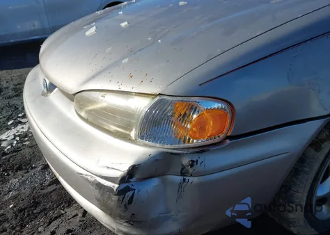 1998 Chevrolet Geo Prizm Base из США, поврежденный, VIN 1Y1SK5288WZ403310